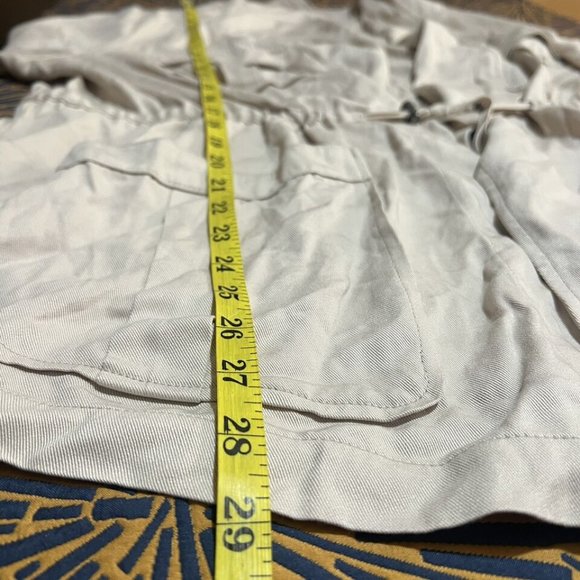 Torrid Womens Blouse Plus 2X Double Extra Large Beige Stone Rayon Twill New - Picture 8 of 8